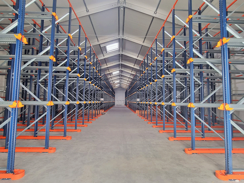 Innenansicht der neuen Lagerhalle